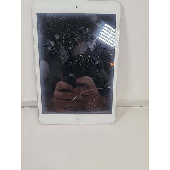 Apple iPad Mini 1st Gen A1432 7.9" 16GB Wi-Fi Tablet MD531LL/A Locked See Desc - Picture 1 of 5